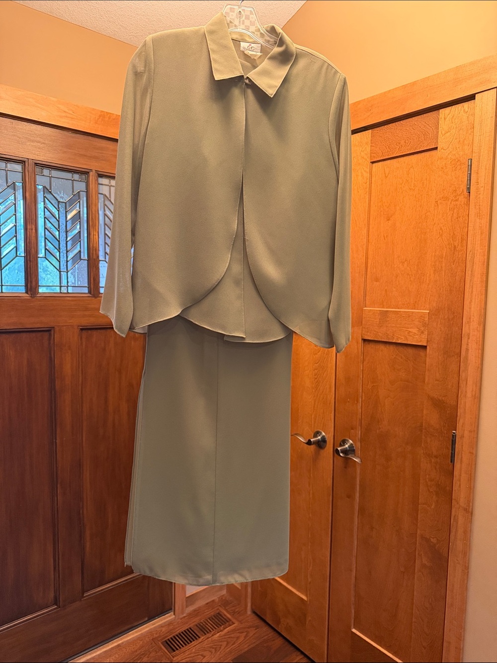 Elegant 3-Piece Olive Green Pantsuit with Draped Jacket sz S